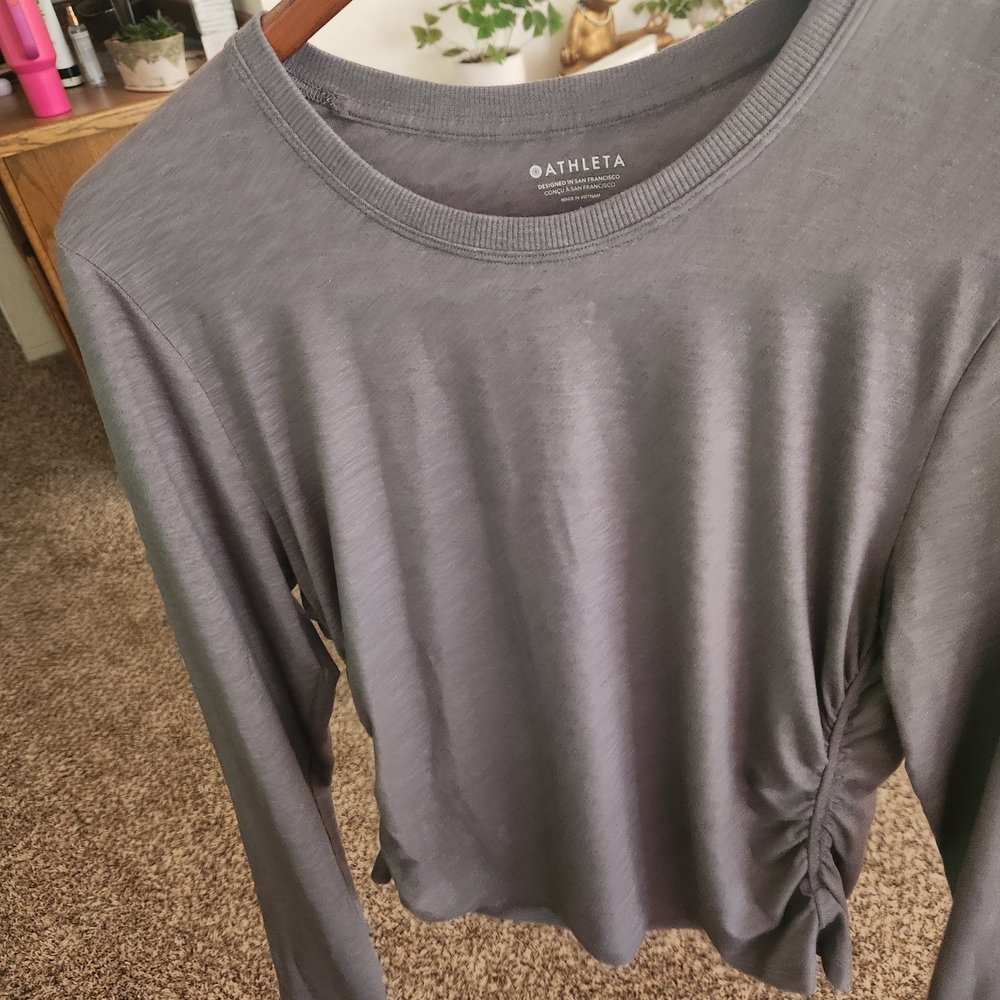 Athleta Gray Long Sleeve Women's Tee